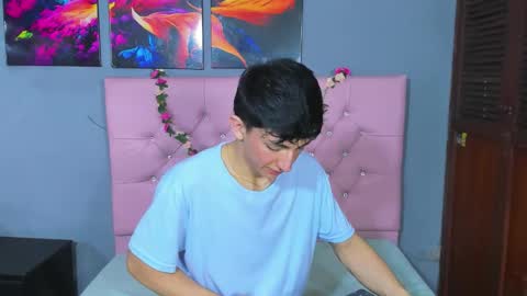 Elan Giralon online show from December 3, 10:38 pm