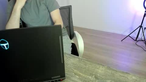 elf_cats online show from December 16, 2:13 pm