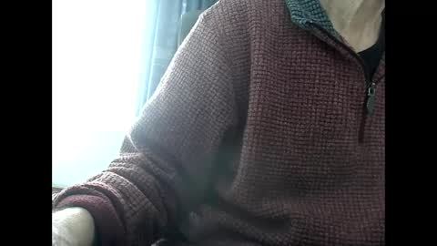 elfyonee online show from February 5, 9:25 am