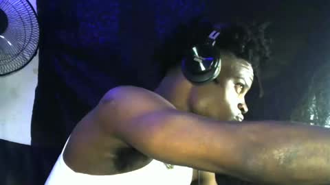 EL NIIGGGAA  21                                                                  EL NIGGA  21 online show from January 11, 10:18 pm