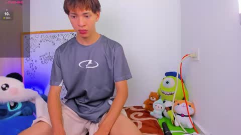  E  L  Y   K  I  N  G   online show from July 8, 7:29 pm
