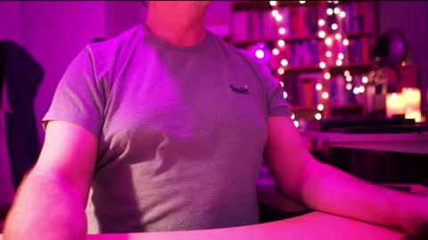 uk online show from November 22, 11:26 pm