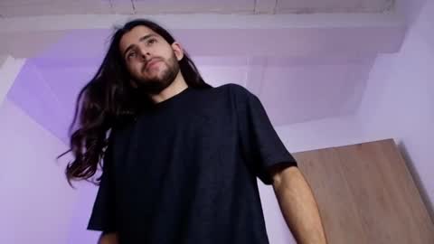 Snapshot of enzo_moretii chatting on October 31, 4:43 pm enzo_moretii online show from October 31, 4:43 pm