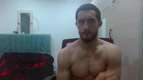 Snapshot of enzo_savage chatting on October 24, 7:59 pm enzo_savage online show from October 24, 7:59 pm