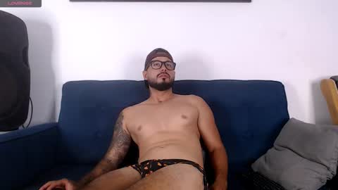 Snapshot of eric_evans1 chatting on October 16, 5:04 am Eric Evans online show from October 16, 5:04 am