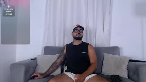 Snapshot of eric_evans1 chatting on October 22, 2:59 am Eric Evans online show from October 22, 2:59 am