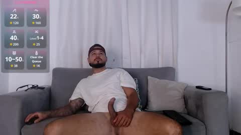 Snapshot of eric_evans1 chatting on October 13, 10:27 pm Eric Evans online show from October 13, 10:27 pm