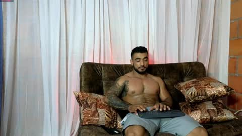 Brayan online show from December 8, 9:52 pm