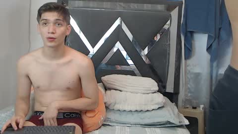 erick_de_rossee online show from January 19, 10:39 pm