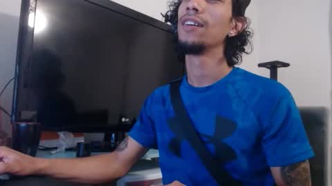 Snapshot of erick_martinezz chatting on October 23, 3:43 am erick online show from October 23, 3:43 am