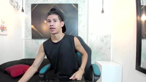 Snapshot of erick_zhimerman chatting on February 10, 5:14 am   online show from February 10, 5:14 am