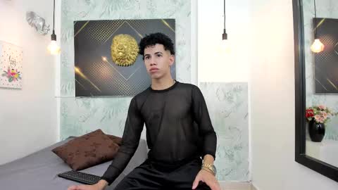 Snapshot of erick_zhimerman chatting on December 8, 3:32 am   online show from December 8, 3:32 am