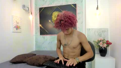 Snapshot of erick_zhimerman chatting on December 7, 3:14 am   online show from December 7, 3:14 am