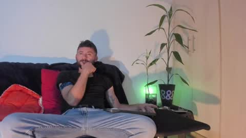 erickpritz_xh online show from May 9, 2:01 am