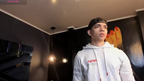 Eryon online show from November 10, 11:15 am