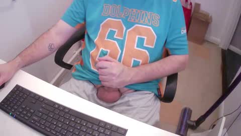 Snapshot of essex_wild chatting on December 12, 10:20 pm Morph online show from December 12, 10:20 pm