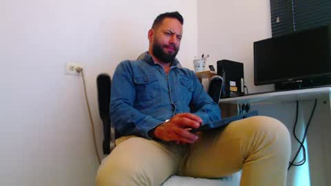 esteban online show from March 24, 1:49 pm