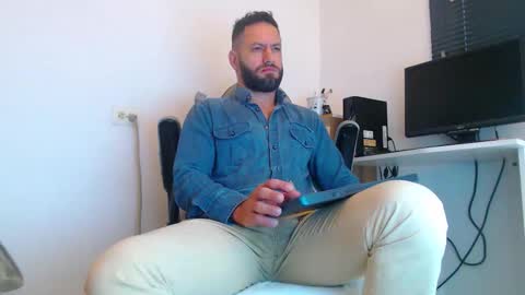 esteban online show from February 17, 1:32 pm