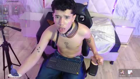 estefan_tay online show from February 14, 12:05 am