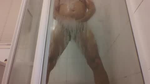 ET online show from November 19, 5:02 pm