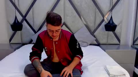 ethan_greys online show from January 14, 1:32 am