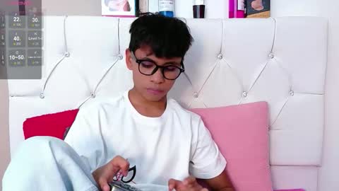 Ethan online show from February 3, 8:36 pm