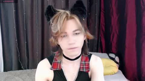 Snapshot of evan_reinhart chatting on October 23, 11:24 am evan_reinhart online show from October 23, 11:24 am