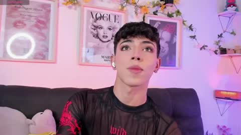 Evan voss  help me get 200 likesindependent model online show from April 16, 9:39 pm