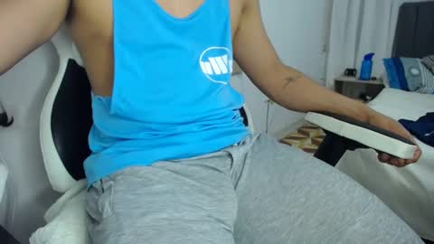 Snapshot of evans_king chatting on January 2, 4:20 am Evan online show from January 2, 4:20 am