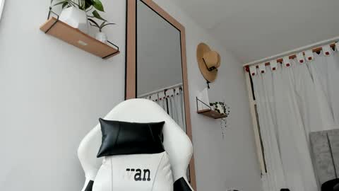 Snapshot of evans_king chatting on September 28, 2:26 pm Evan online show from September 28, 2:26 pm