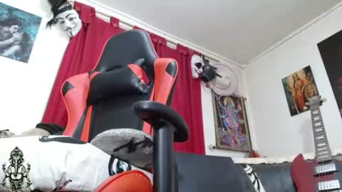 evans_xy online show from July 10, 12:47 am
