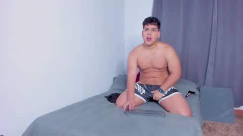 evansfenty online show from December 19, 5:07 am