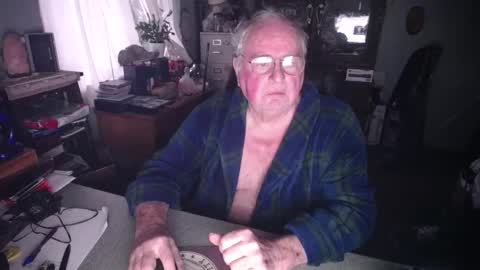 Snapshot of exceos chatting on January 28, 3:35 pm EXCEOS online show from January 28, 3:35 pm