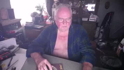 Snapshot of exceos chatting on January 24, 4:39 pm EXCEOS online show from January 24, 4:39 pm