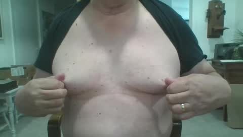 Snapshot of excitacbleguy9 chatting on December 6, 4:17 pm was excitablyguy hacked online show from December 6, 4:17 pm