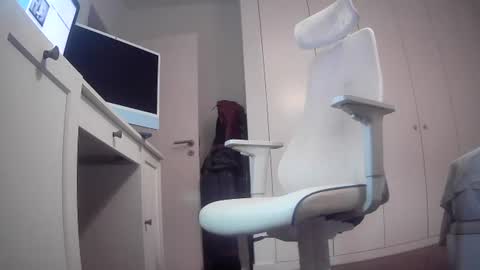 exhibapoil online show from July 24, 12:34 pm