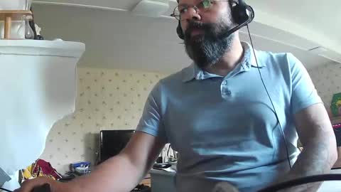 Gio online show from December 7, 3:19 pm