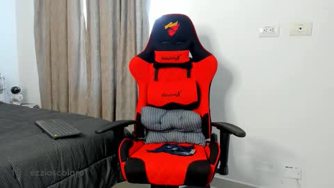 Ezzio Scolaro online show from October 23, 1:58 pm