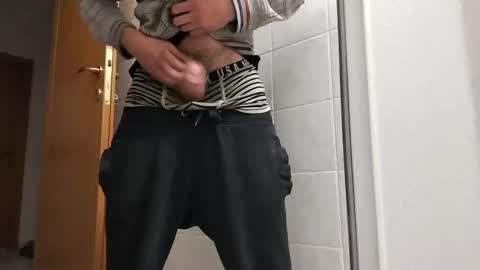 fedecuggi463305 online show from January 31, 1:33 am