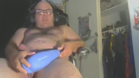 feetherzog online show from December 7, 8:33 am