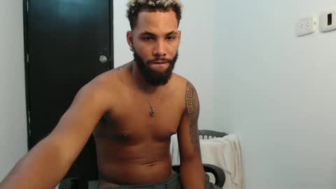 felix_0325 online show from December 23, 4:01 am