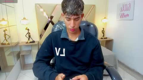 FER PHOENIX online show from February 18, 3:15 am