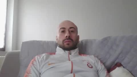 fisarmonico online show from February 1, 1:51 pm