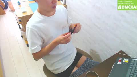 flowerbox online show from December 8, 4:25 am