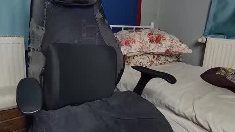 Fly online show from November 14, 8:32 pm