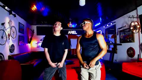flyckers online show from May 29, 12:15 pm