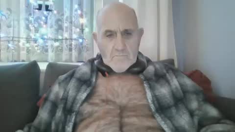 Snapshot of follador1001 chatting on December 24, 11:33 pm follador1001 online show from December 24, 11:33 pm