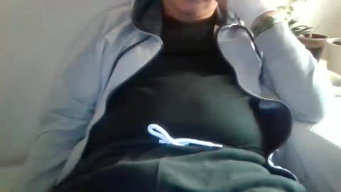 folletto1 online show from March 11, 2:40 pm