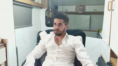 independent model online show from May 25, 7:53 pm