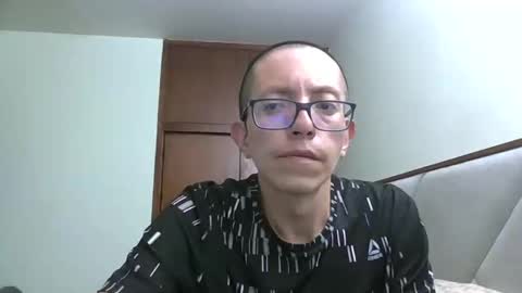 fonzi_flores online show from October 4, 9:25 am